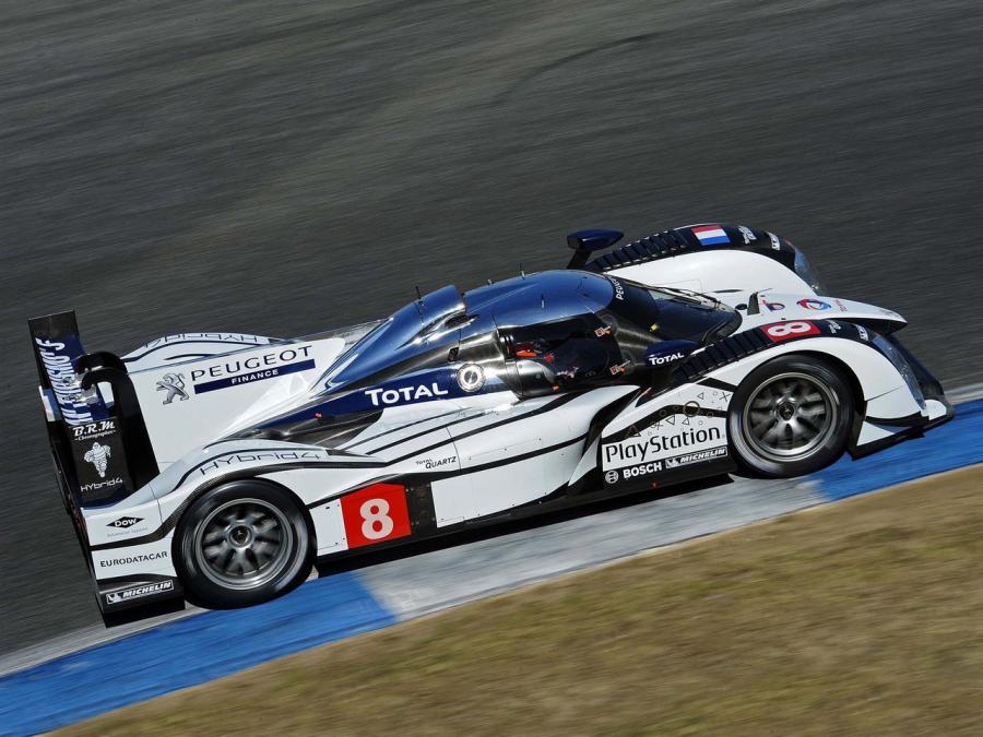  Peugeot 908 HYbrid4 2011 года  (фото 7 из 12)